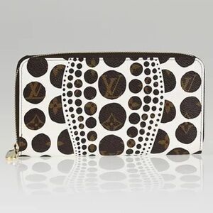 LOUIS VUITTON 
Limited Edition Yayoi Kusama Cosmic White Monogram Pumpkin Dots